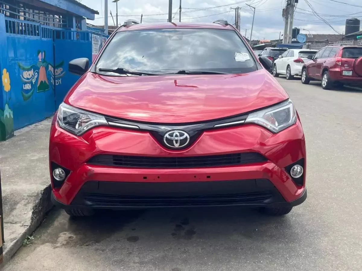 Toyota RAV 4   - 2017