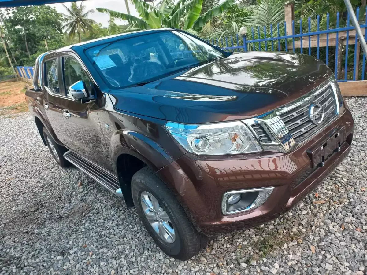 Nissan Navara   - 2022