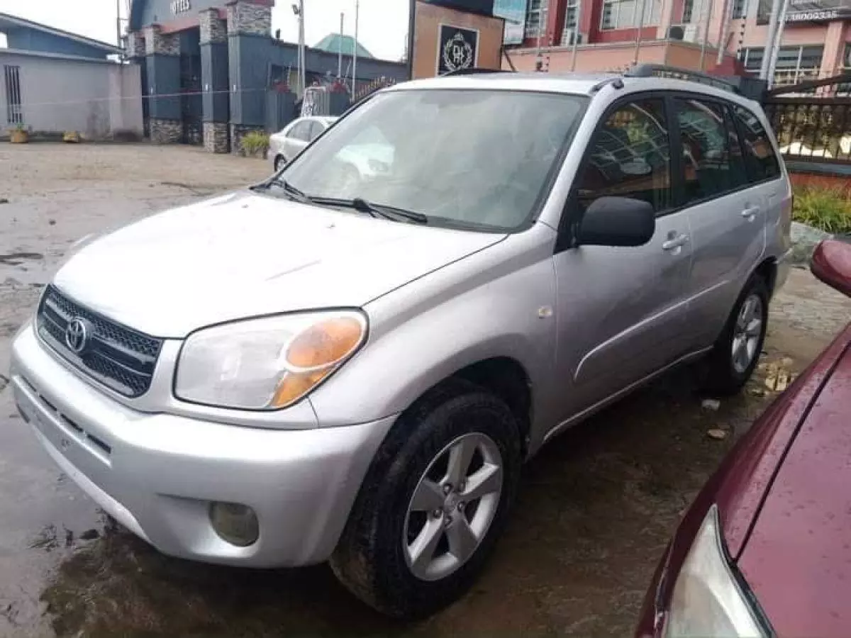 Toyota RAV 4   - 2004