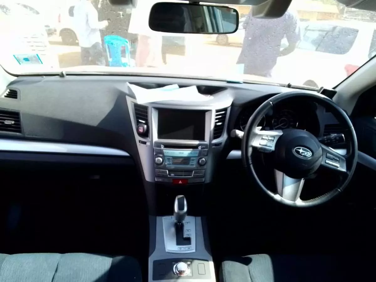 Subaru Outback - 2010