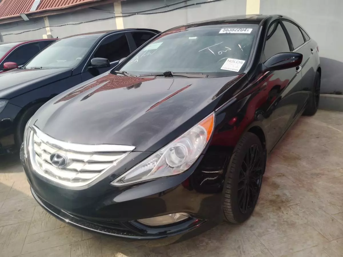 Hyundai Sonata   - 2013