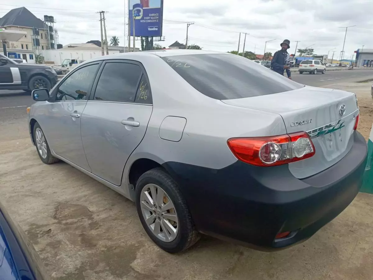 Toyota Corolla   - 2013