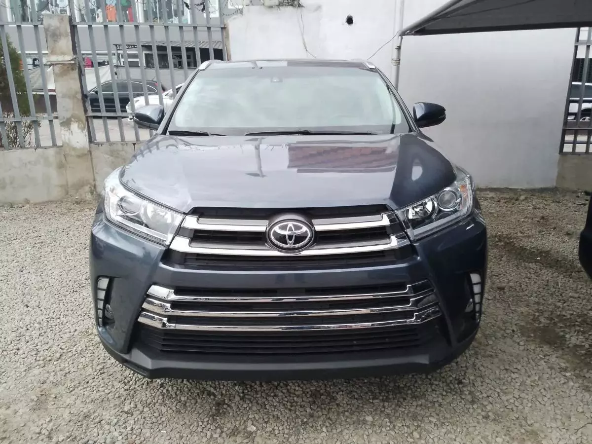 Toyota Highlander   - 2015