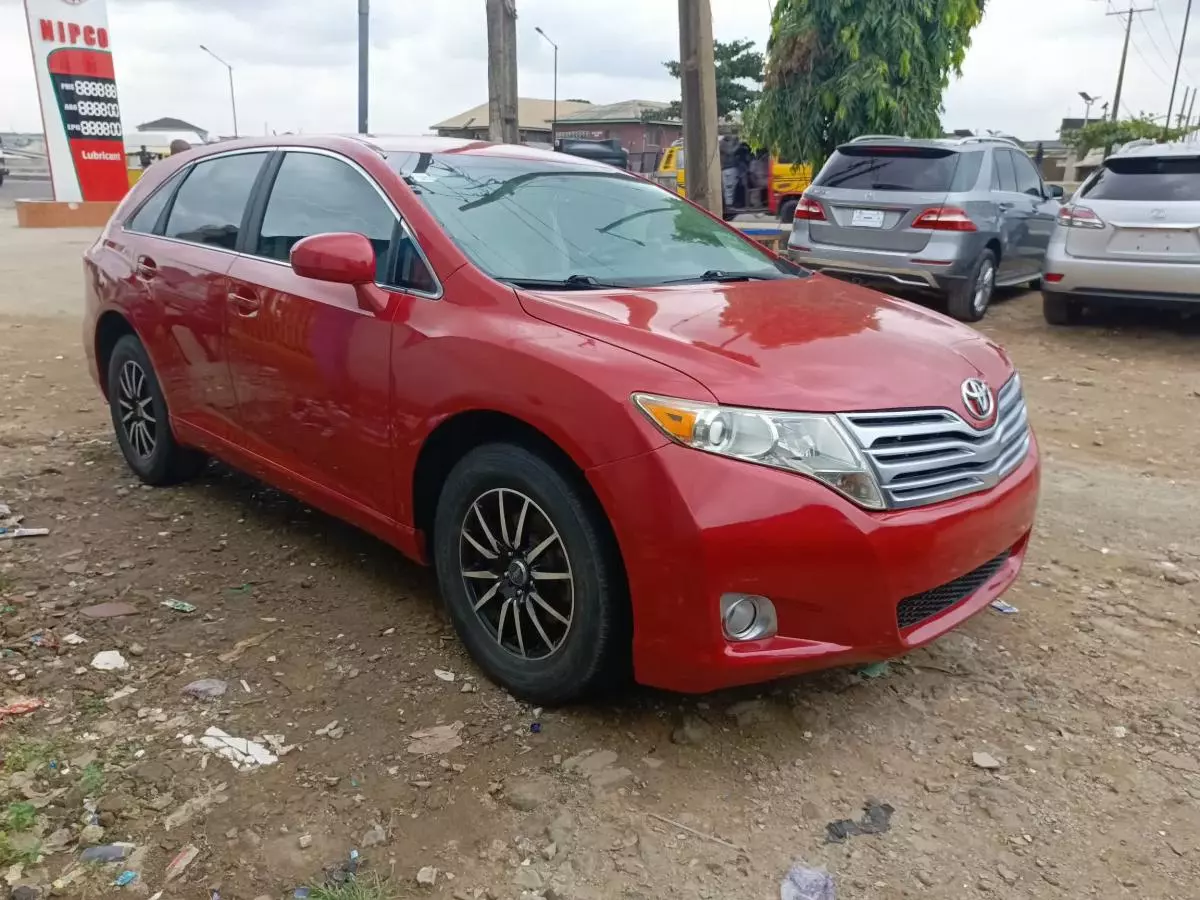 Toyota Venza   - 2011