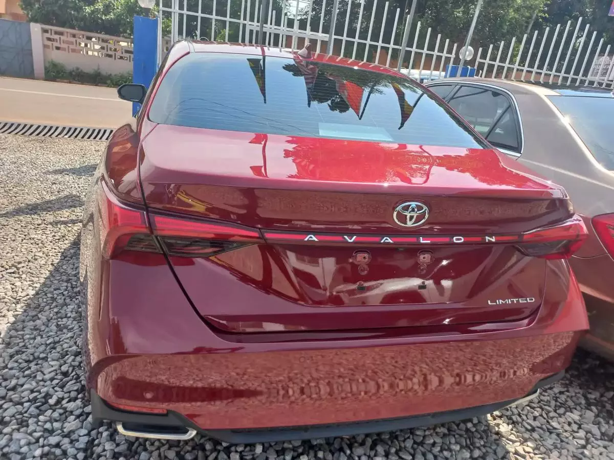 Toyota Avalon - 2020