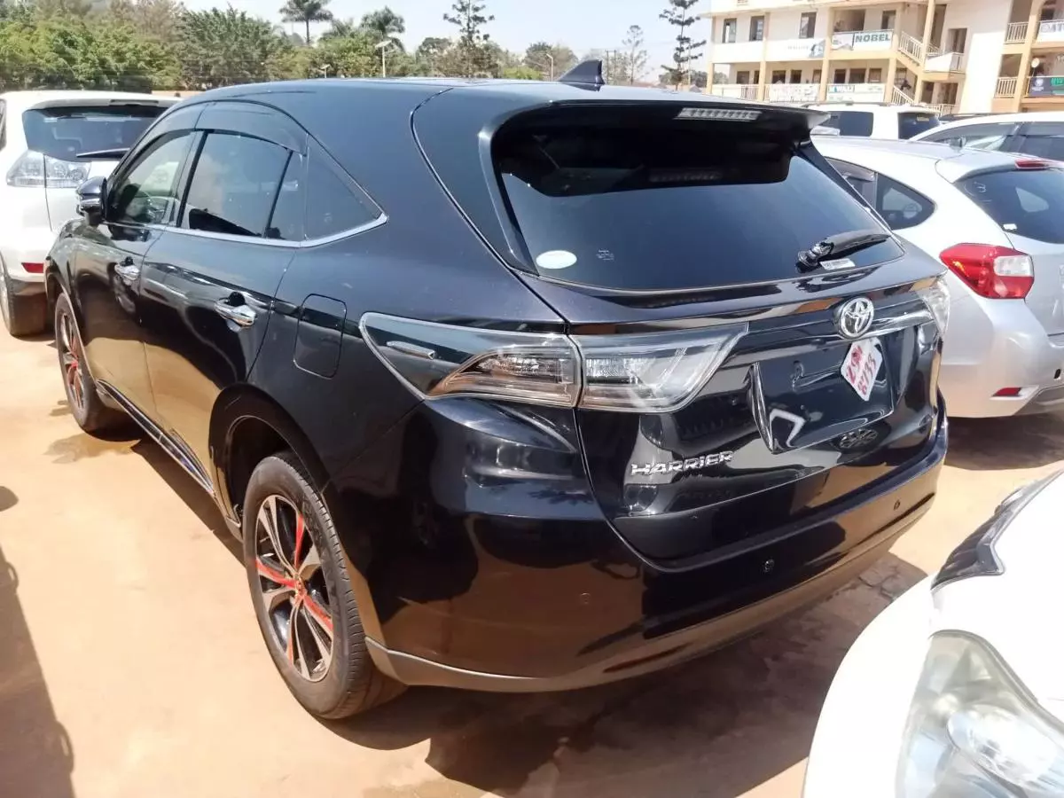 Toyota Harrier   - 2016