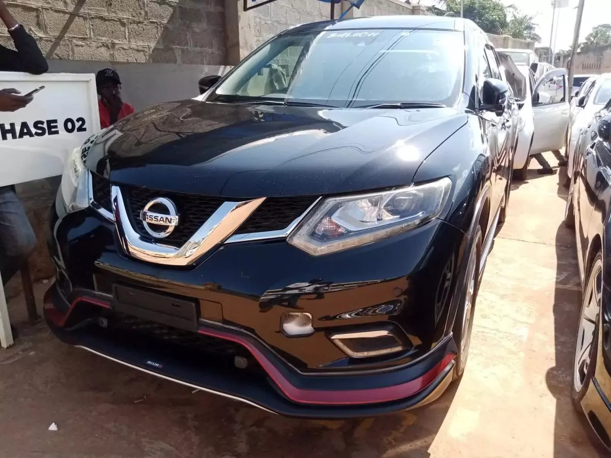 Nissan X- trail   - 2016