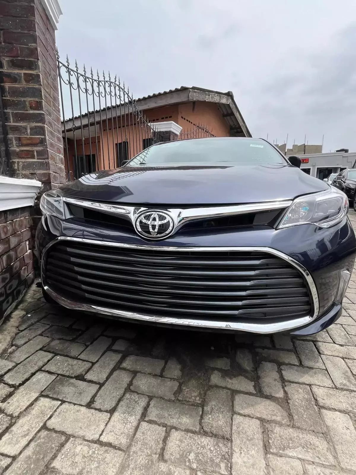 Toyota Avalon   - 2014