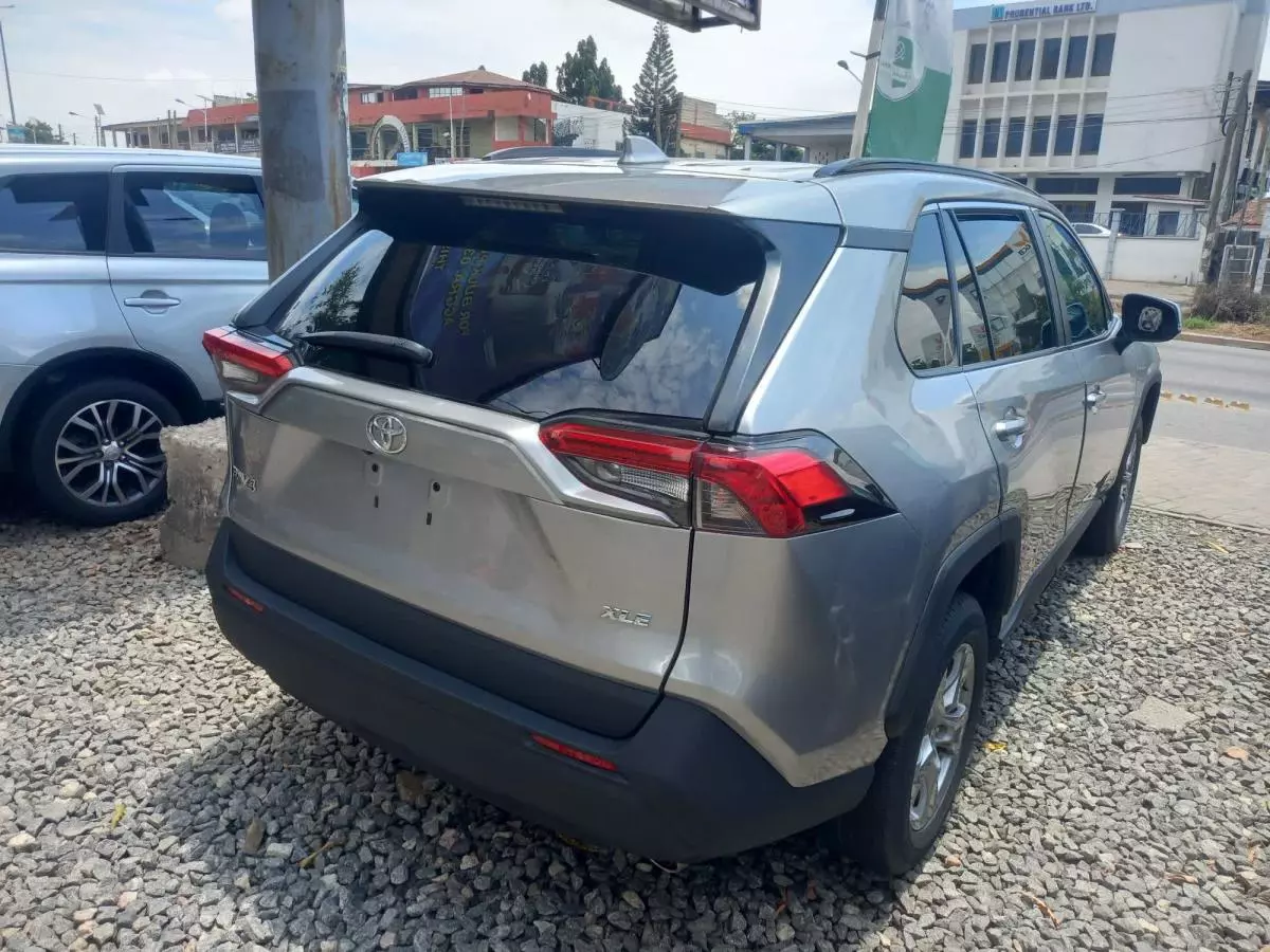 Toyota RAV 4   - 2022