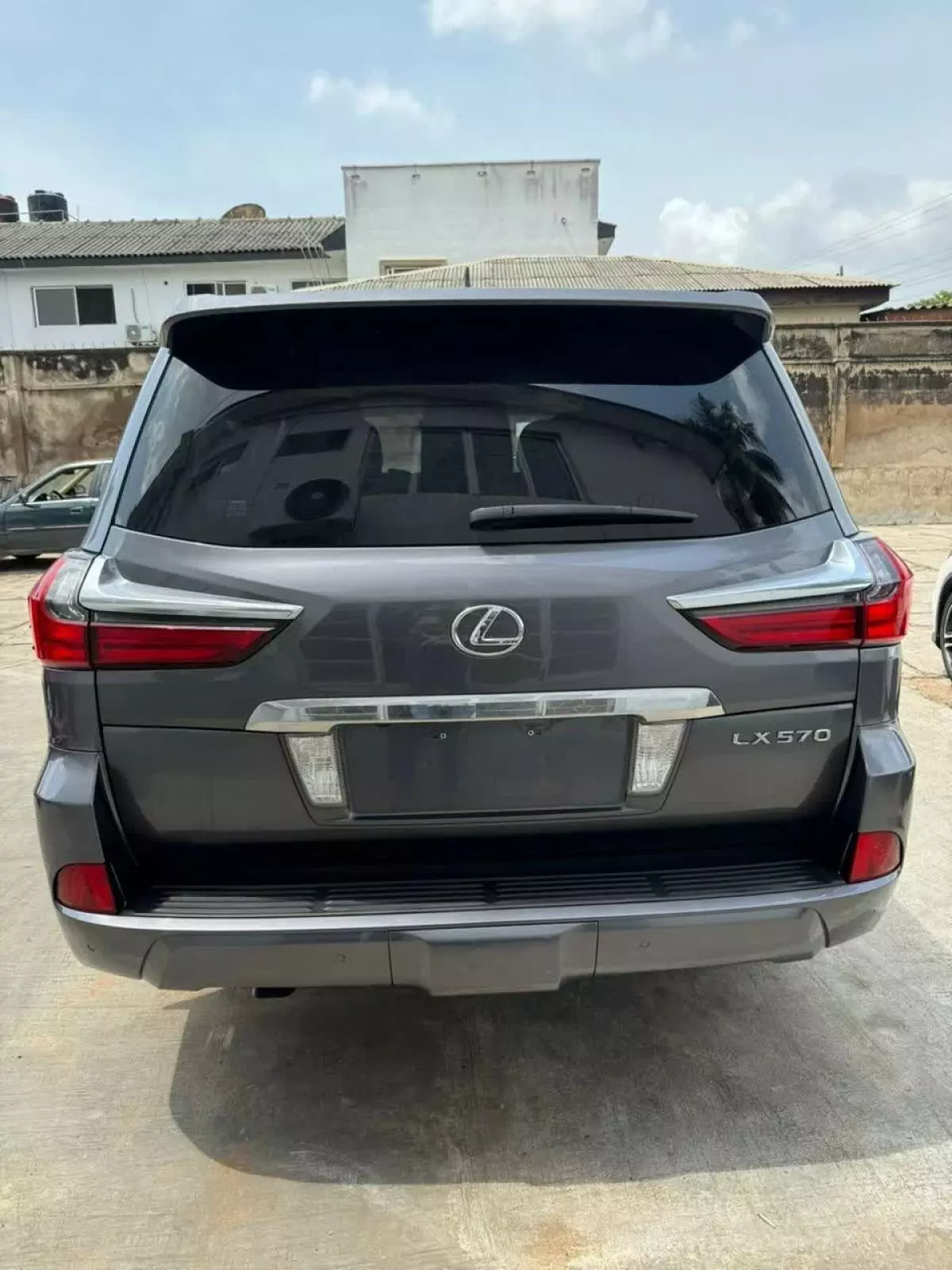 Lexus LX 570   - 2016