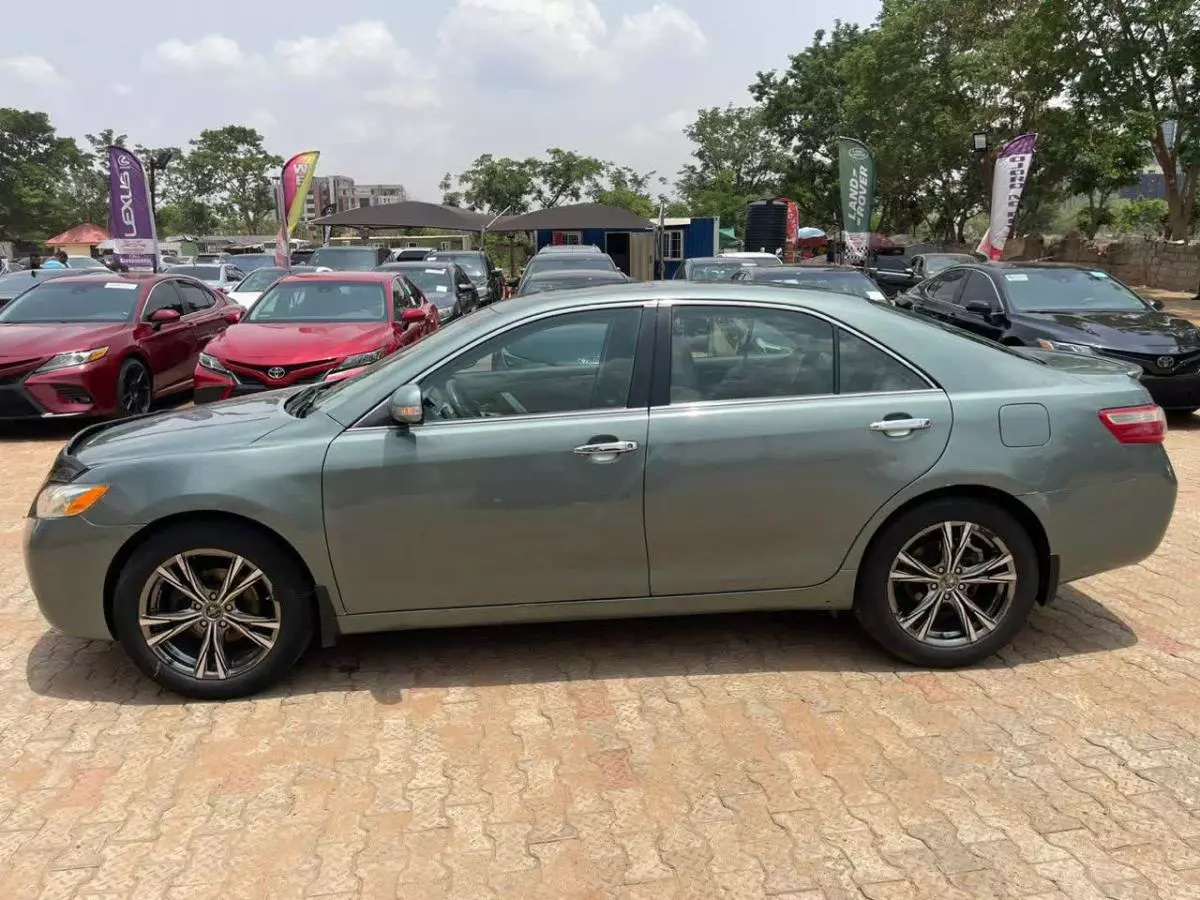 Toyota Camry   - 2007