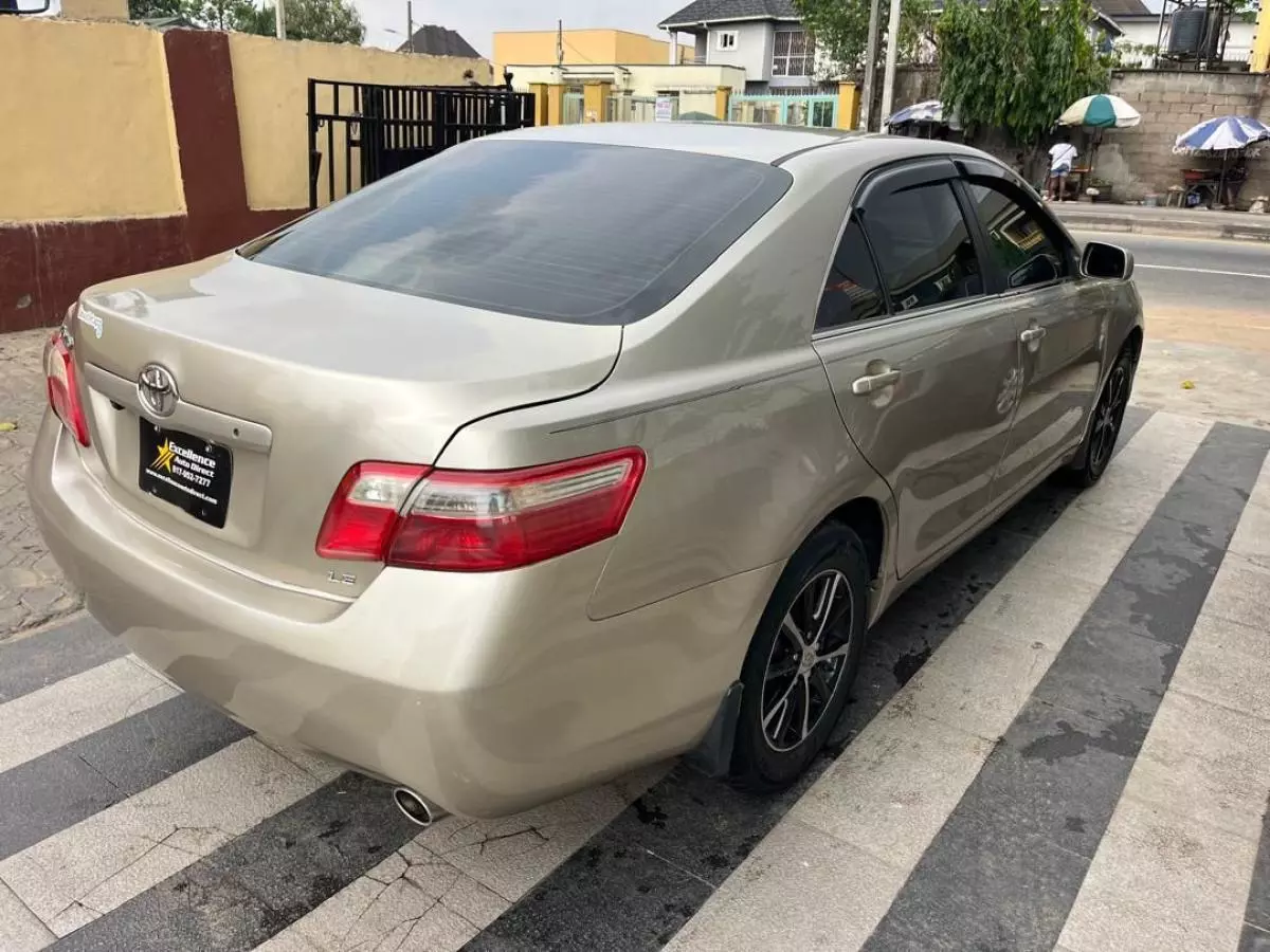 Toyota Camry   - 2008