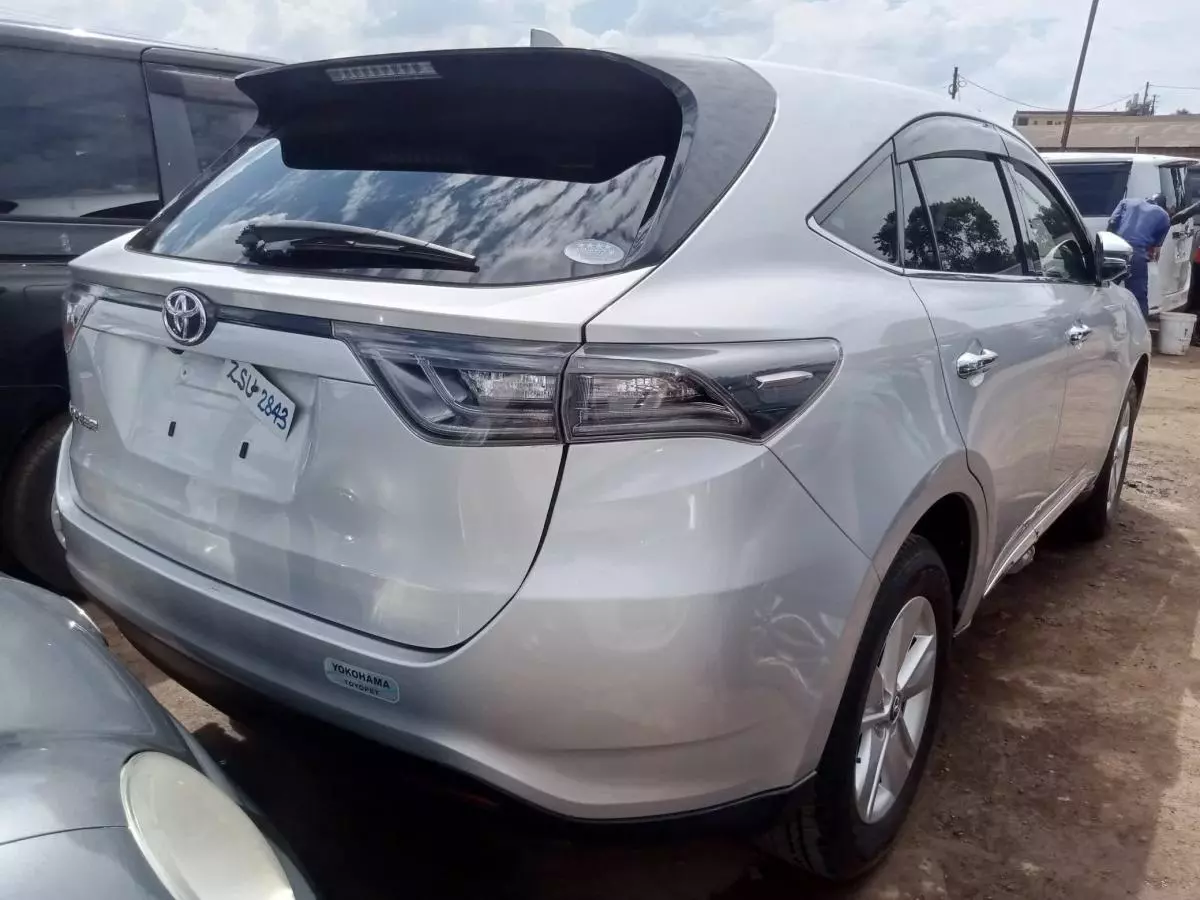 Toyota Harrier   - 2015