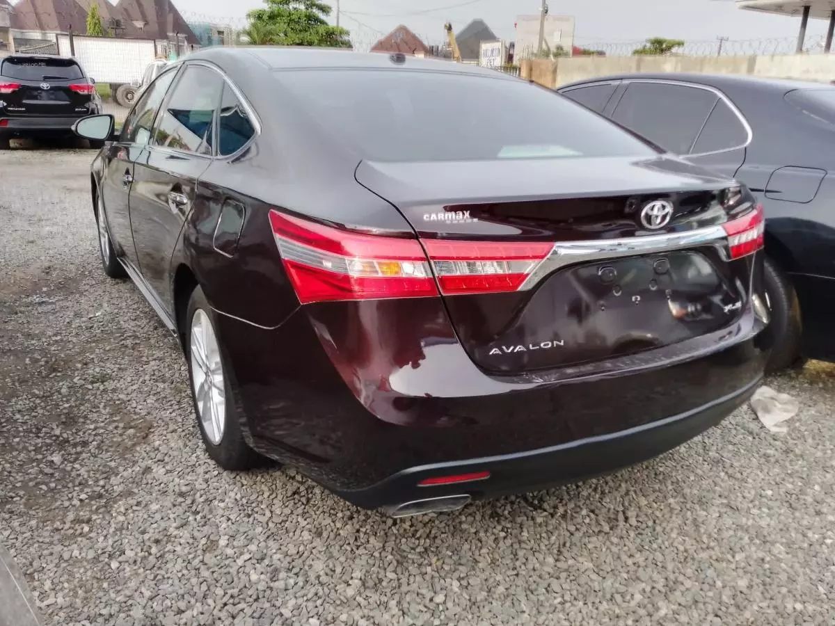 Toyota Avalon   - 2015