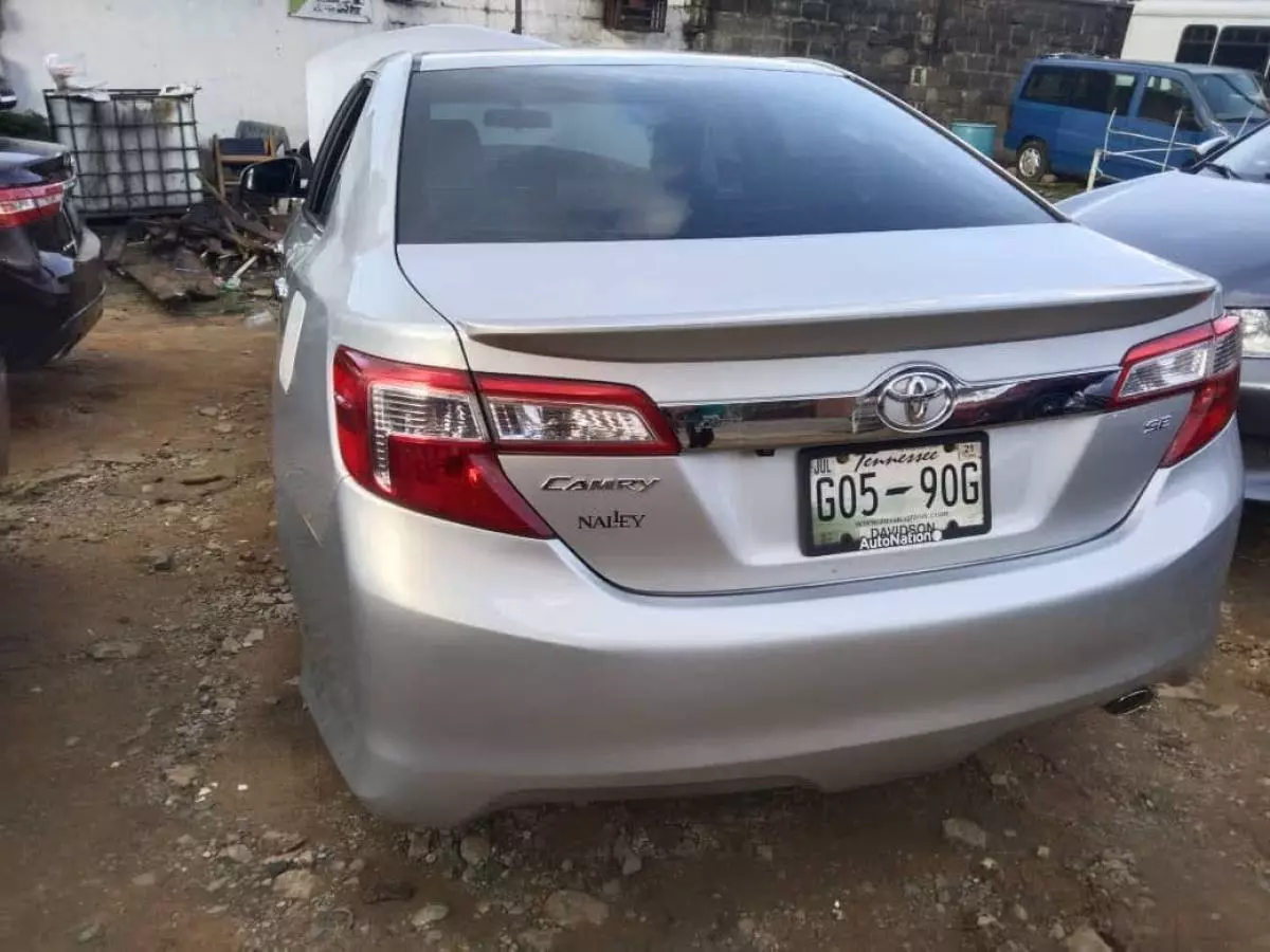 Toyota Camry   - 2013