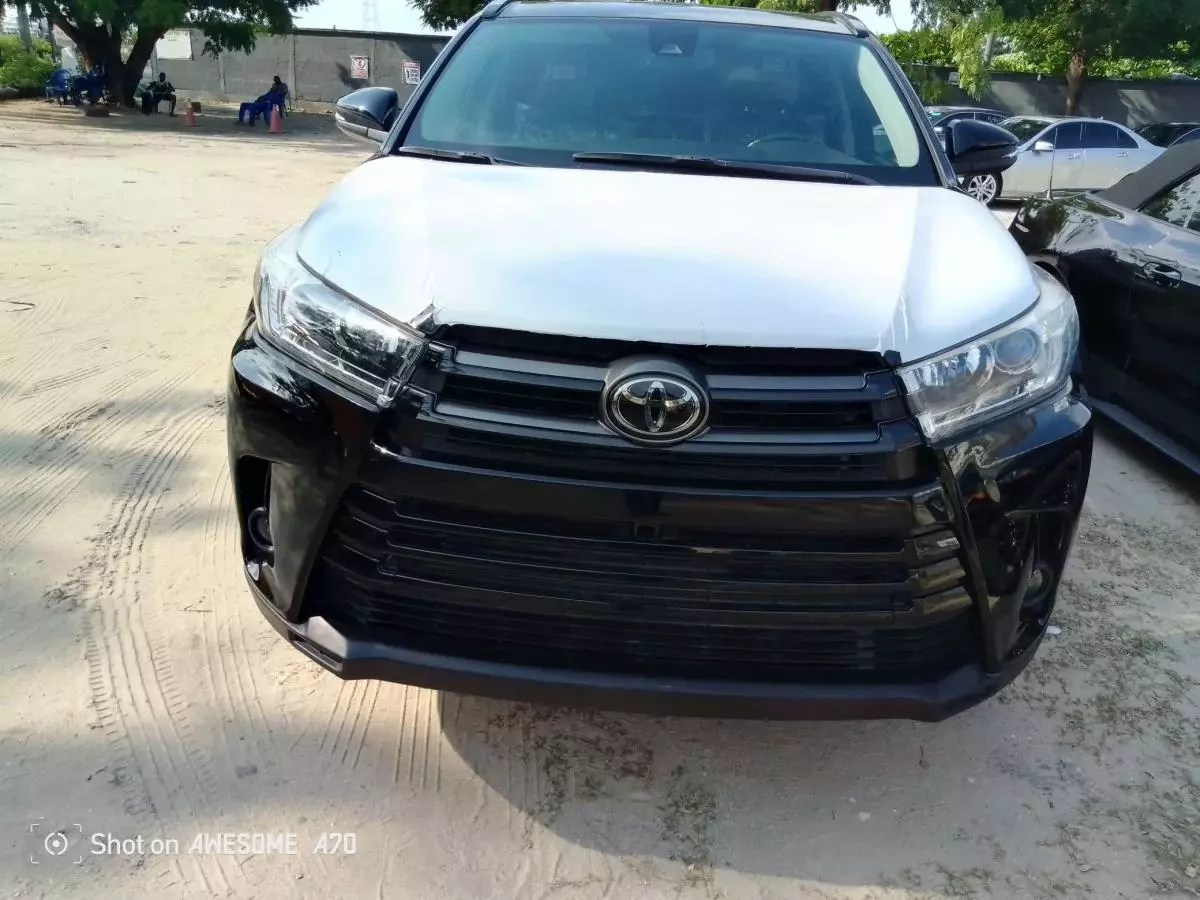 Toyota Highlander   - 2019