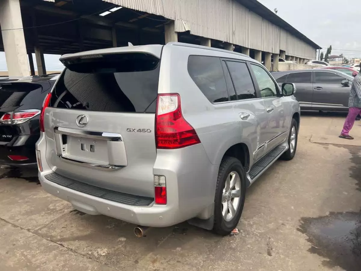 Lexus GX 460   - 2013