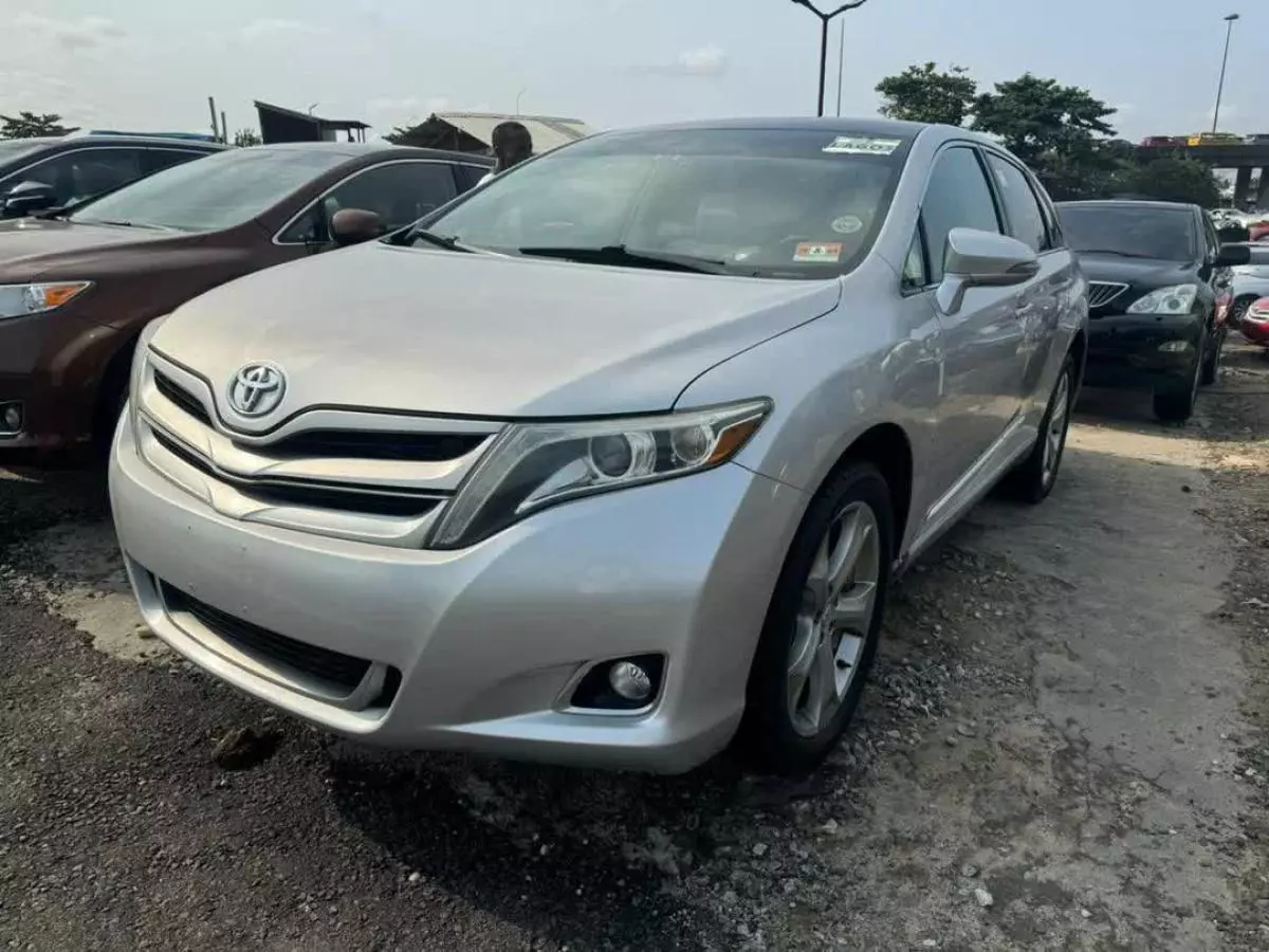 Toyota Venza   - 2013