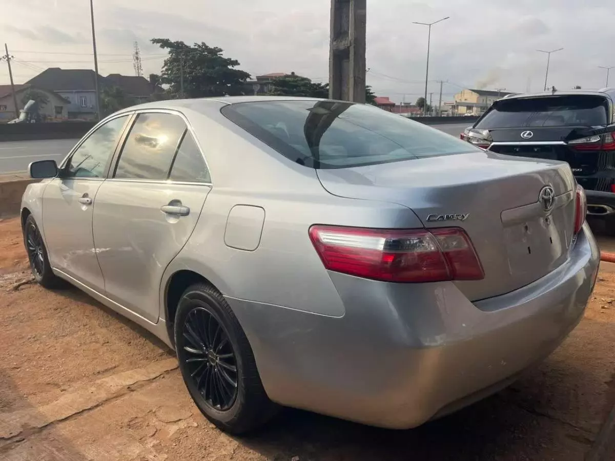 Toyota Camry   - 2007