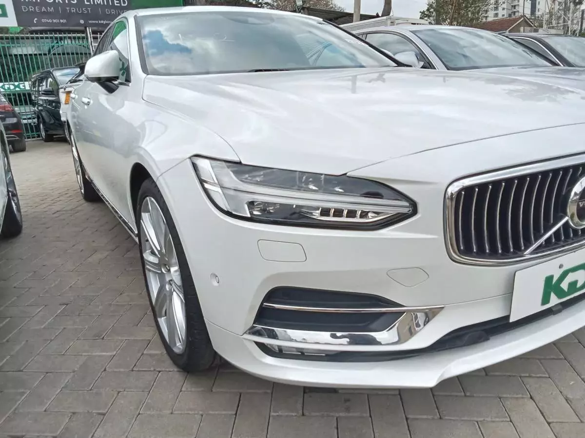 Volvo S90   - 2017