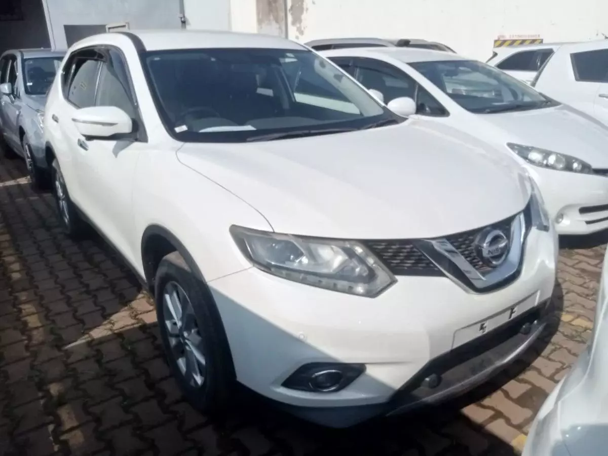 Nissan X-Trail   - 2016