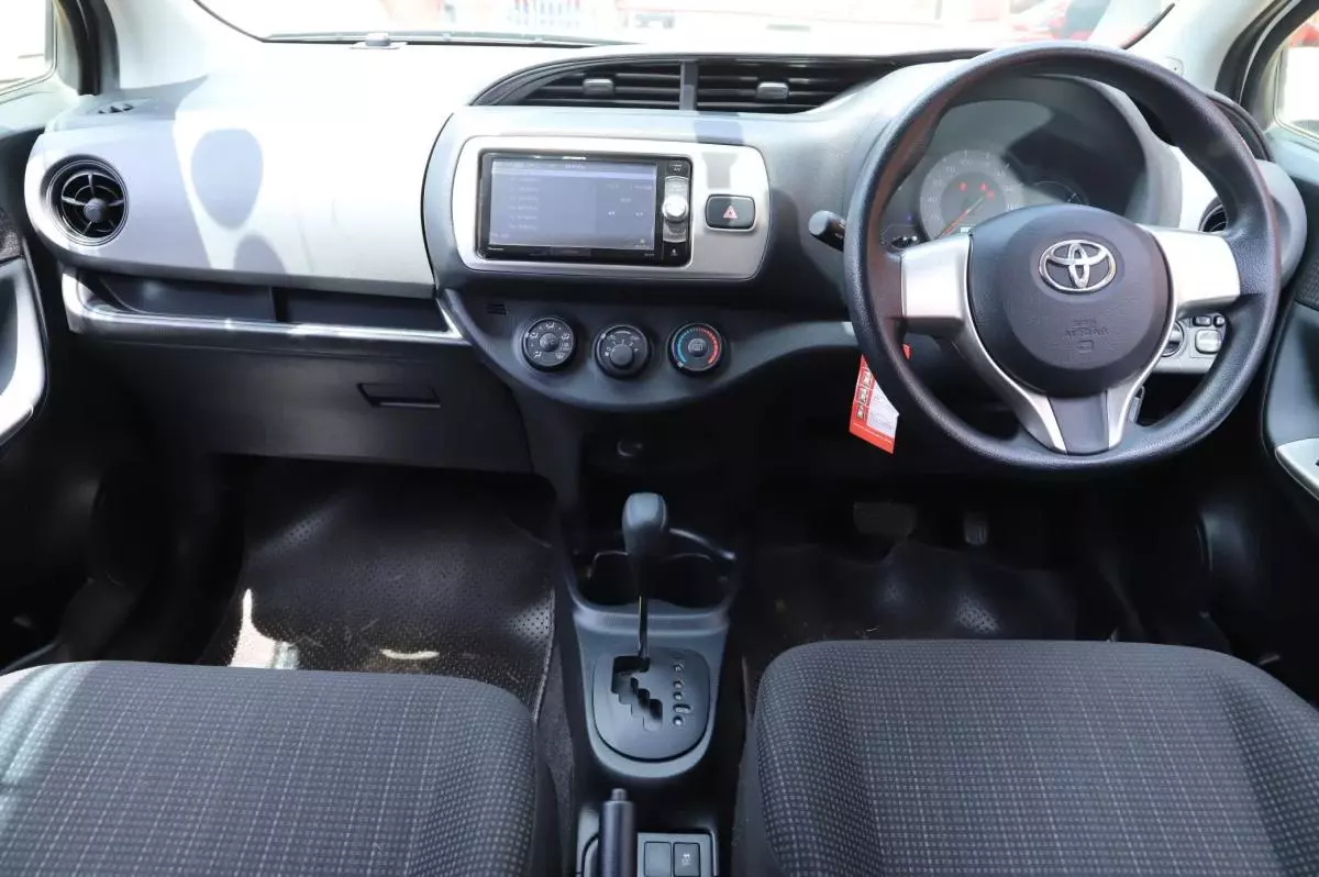 Toyota Vitz   - 2016