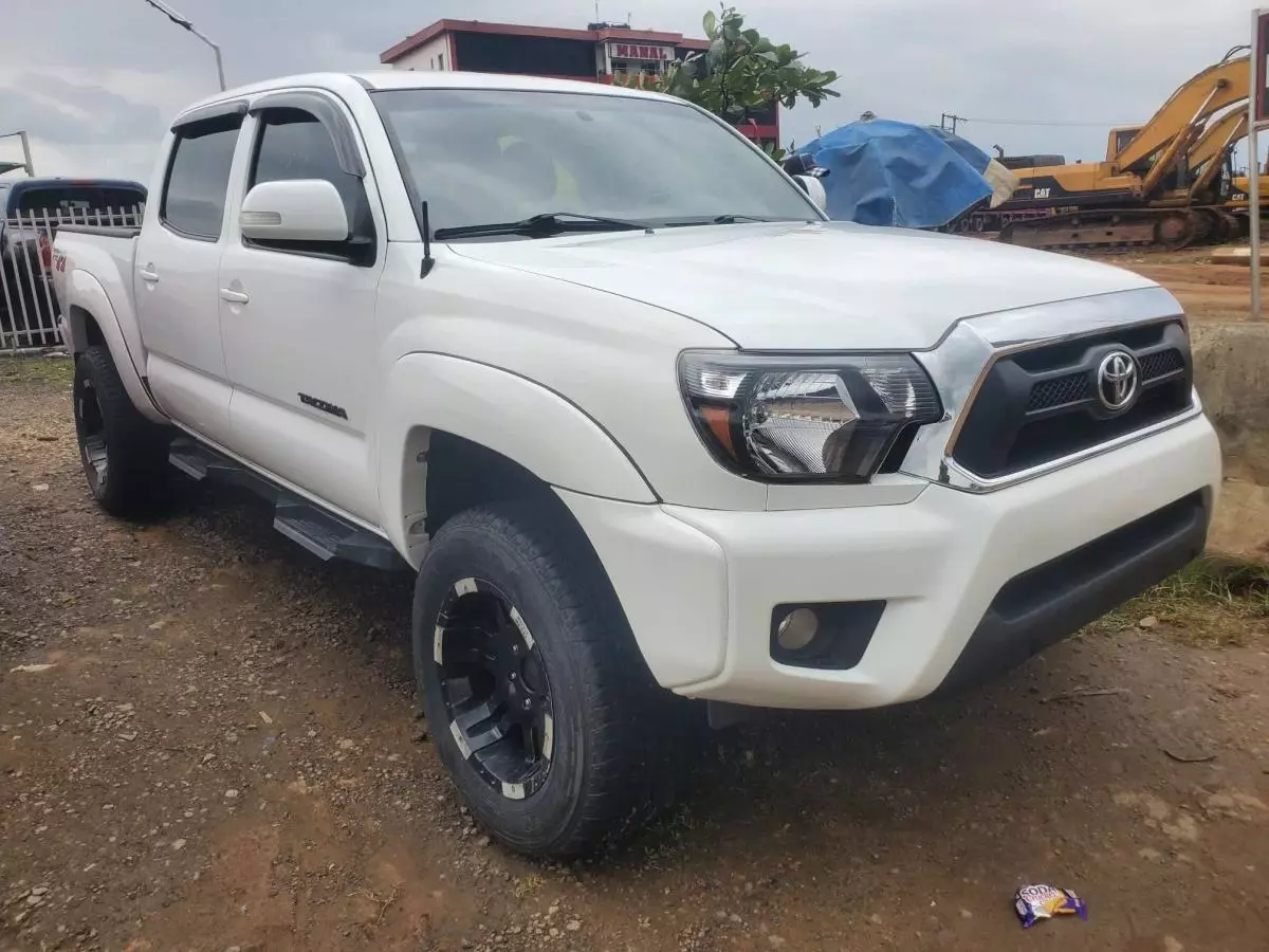 Toyota Tacoma   - 2015