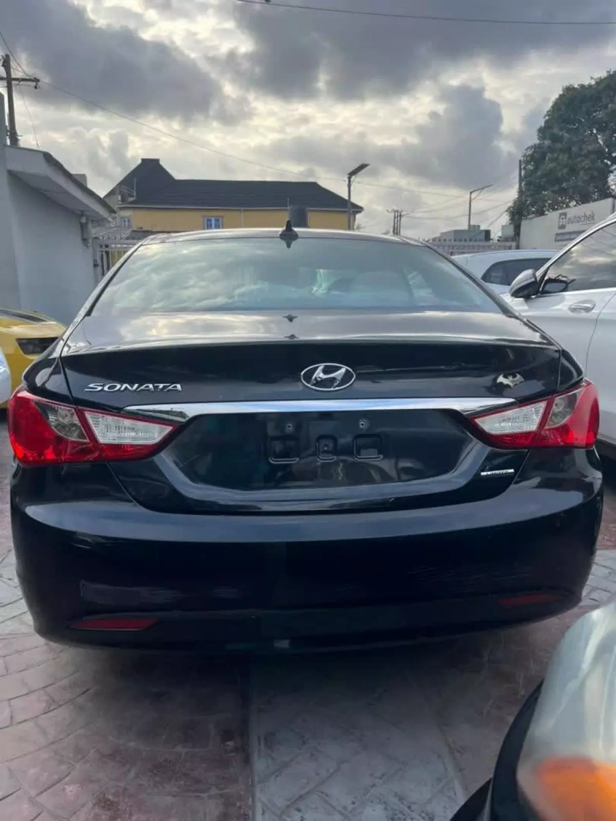 Hyundai Sonata   - 2012