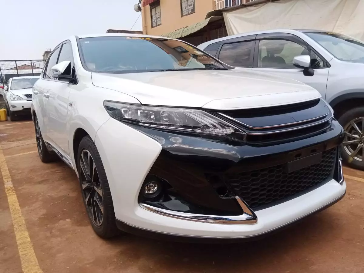 Toyota Harrier GS   - 2015