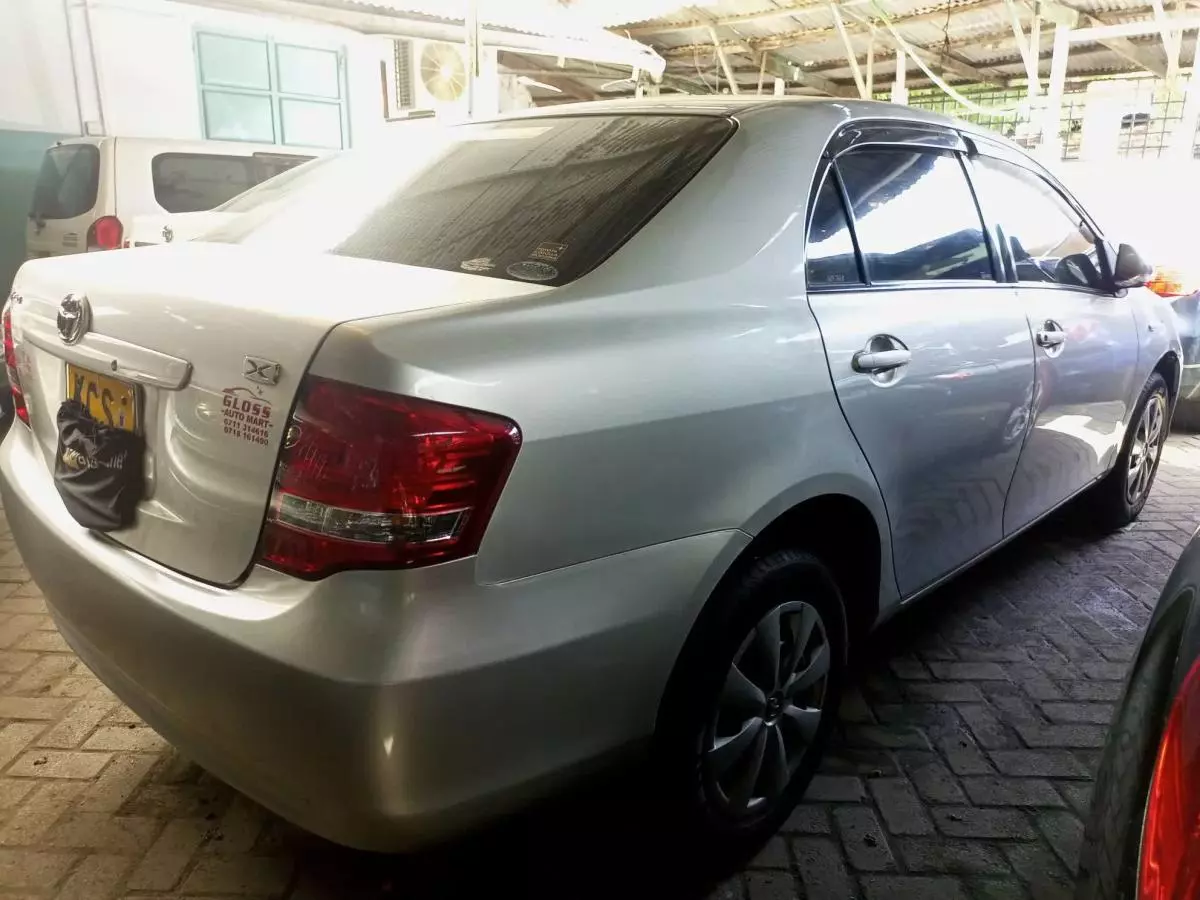 Toyota Axio  - 2011