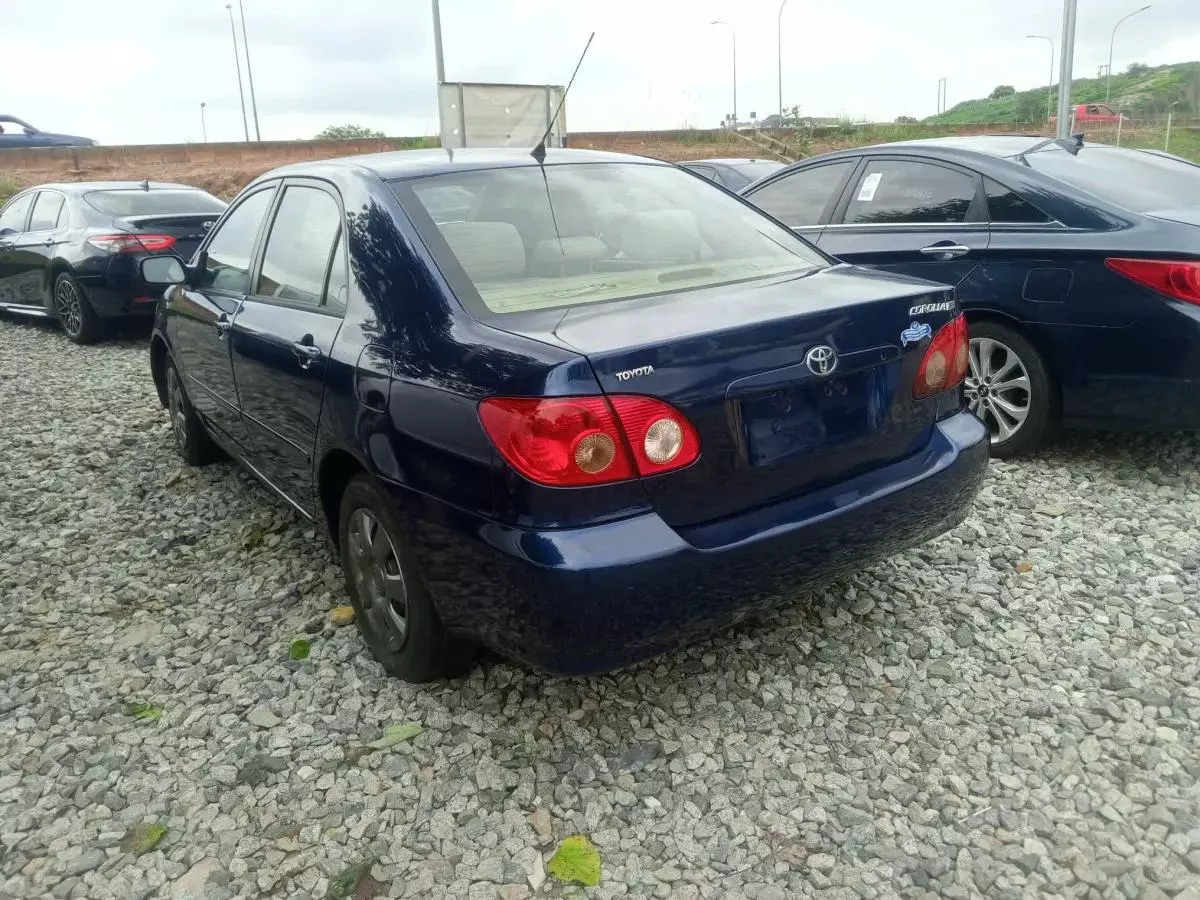 Toyota Corolla   - 2005