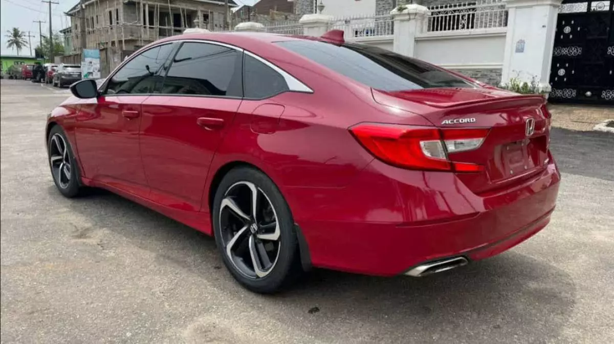 Honda Accord   - 2018