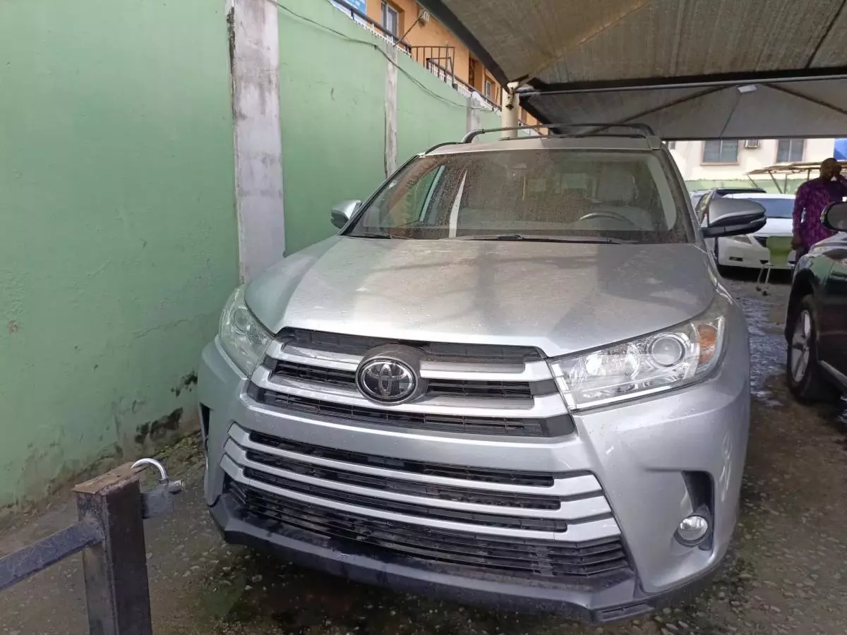 Toyota Highlander   - 2018