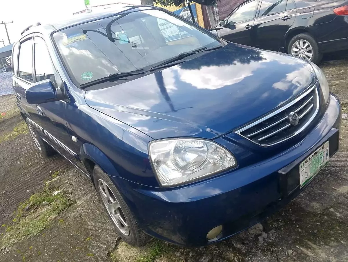 KIA Carens   - 2005