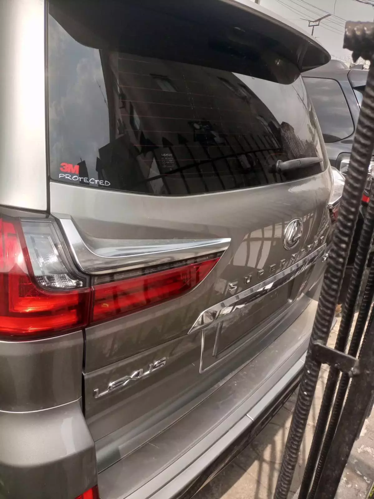 Lexus LX 570 - 2021