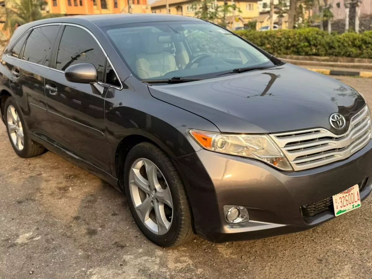 Toyota Venza   - 2010