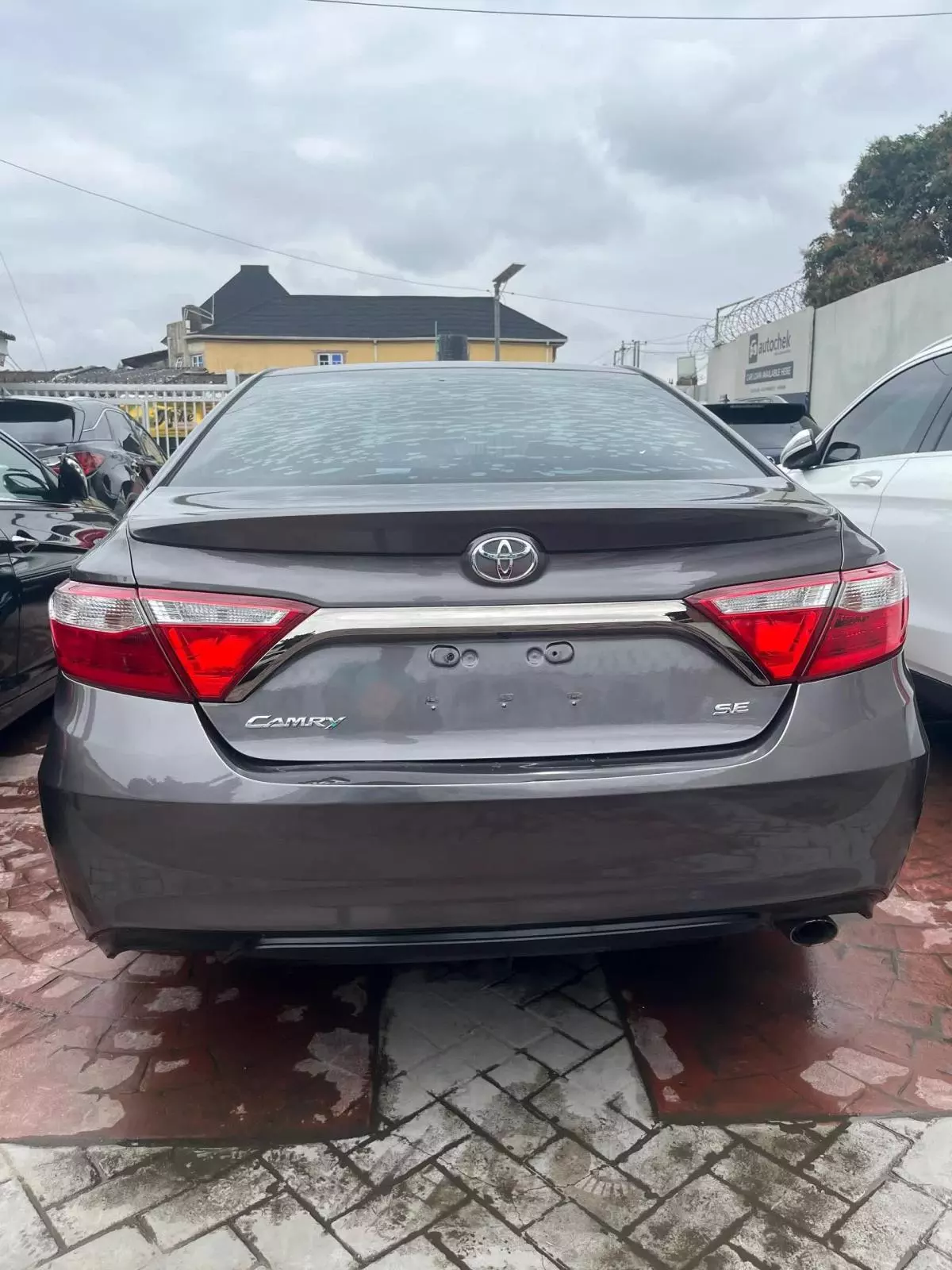 Toyota Camry   - 2016