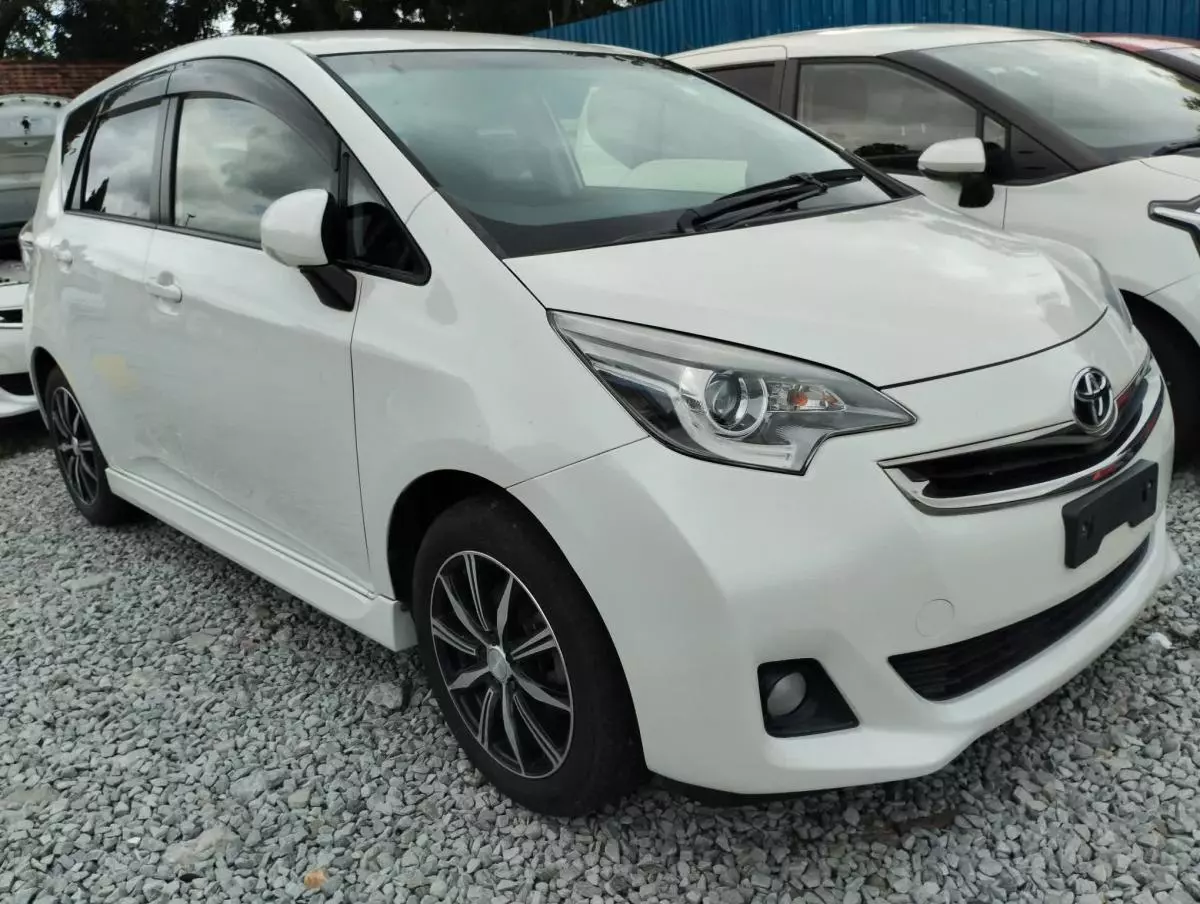 Toyota Ractis - 2016