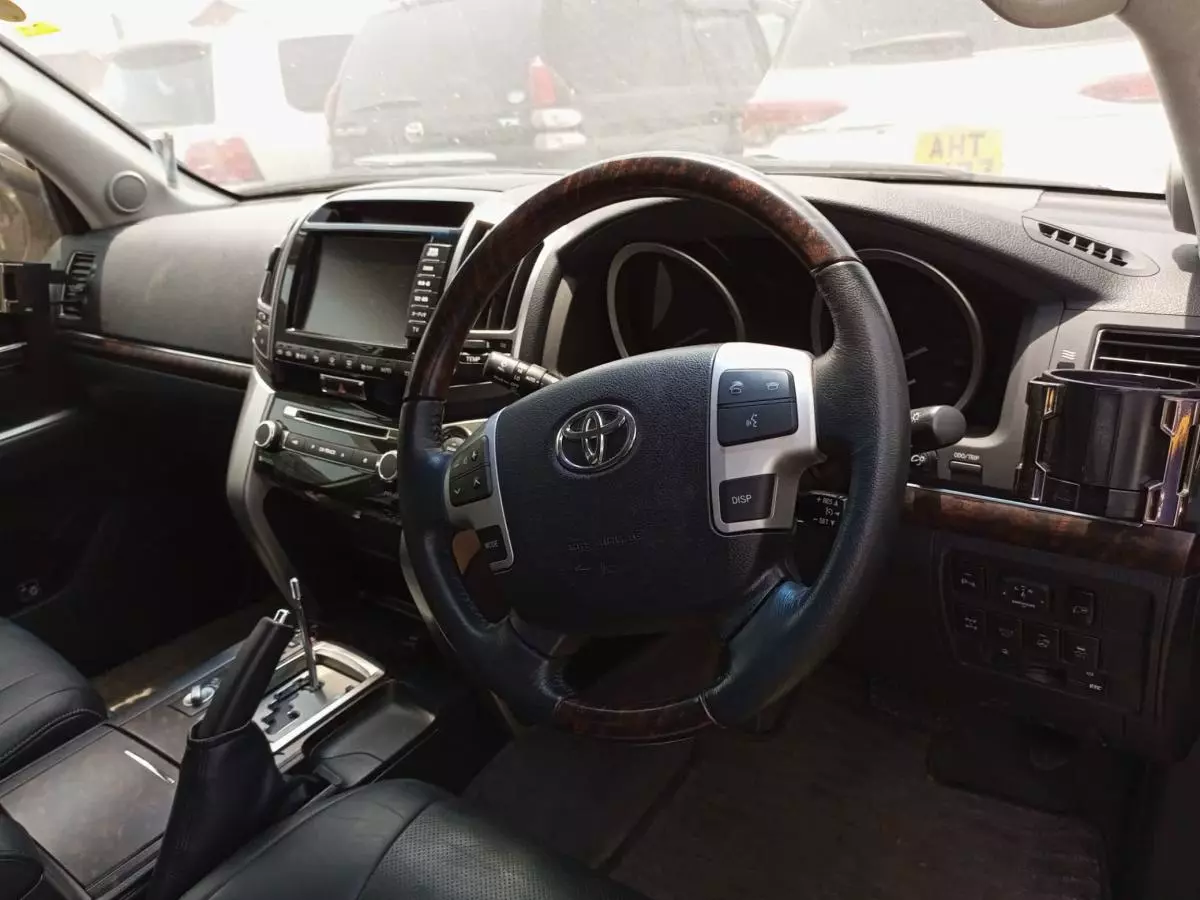 Toyota Landcruiser ZX   - 2013