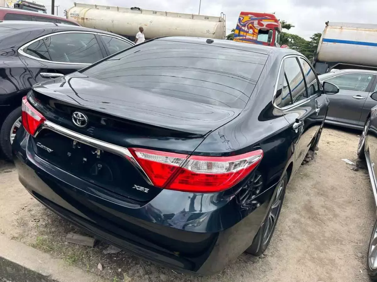 Toyota Camry   - 2015