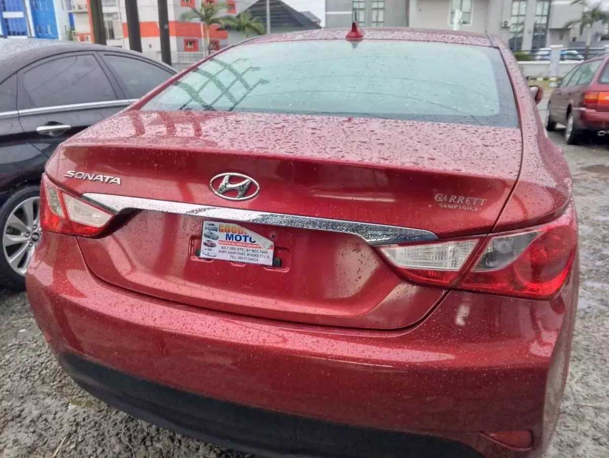 Hyundai Sonata   - 2014