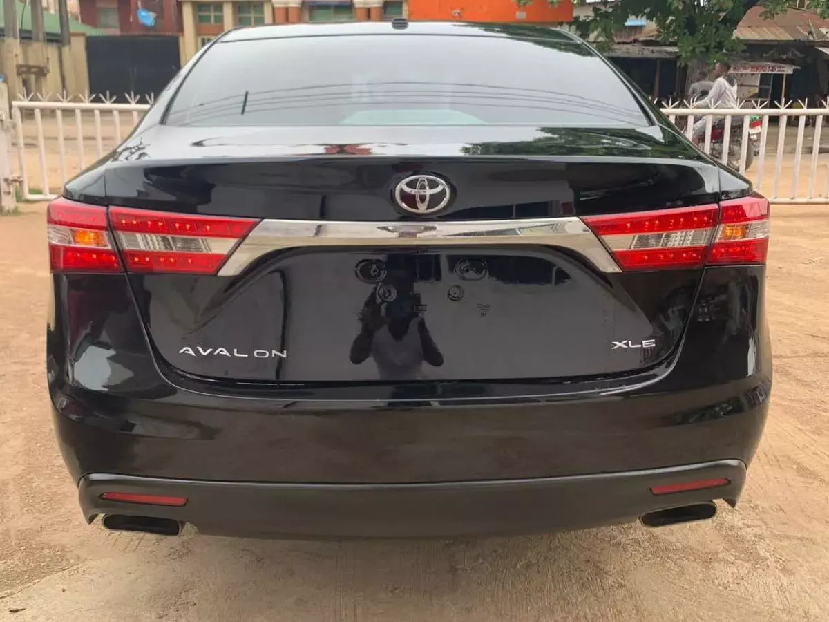 Toyota Avalon   - 2015