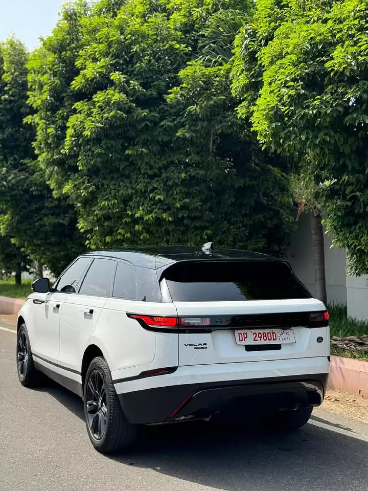 Land Rover Range Rover Velar   - 2020