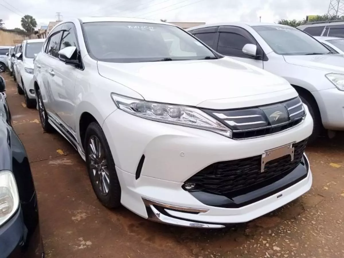 Toyota Harrier   - 2015