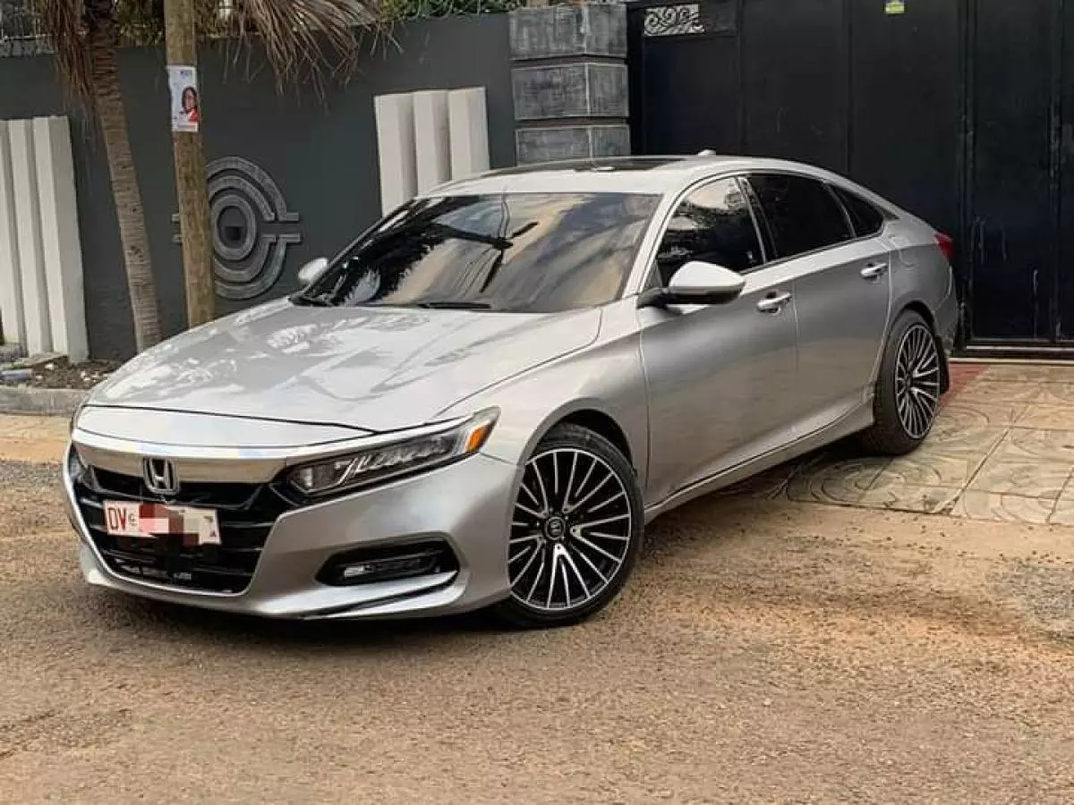 Honda Accord   - 2019