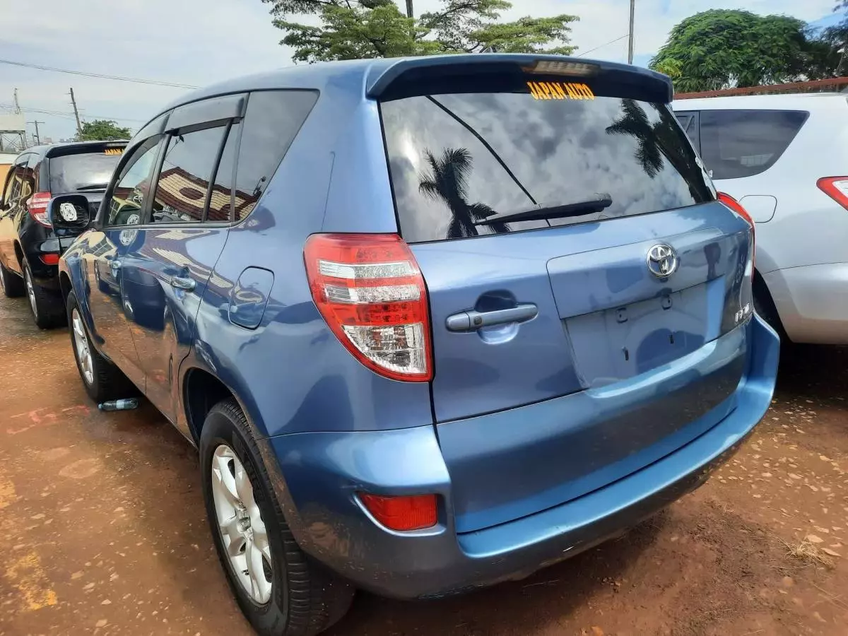 Toyota RAV 4   - 2009