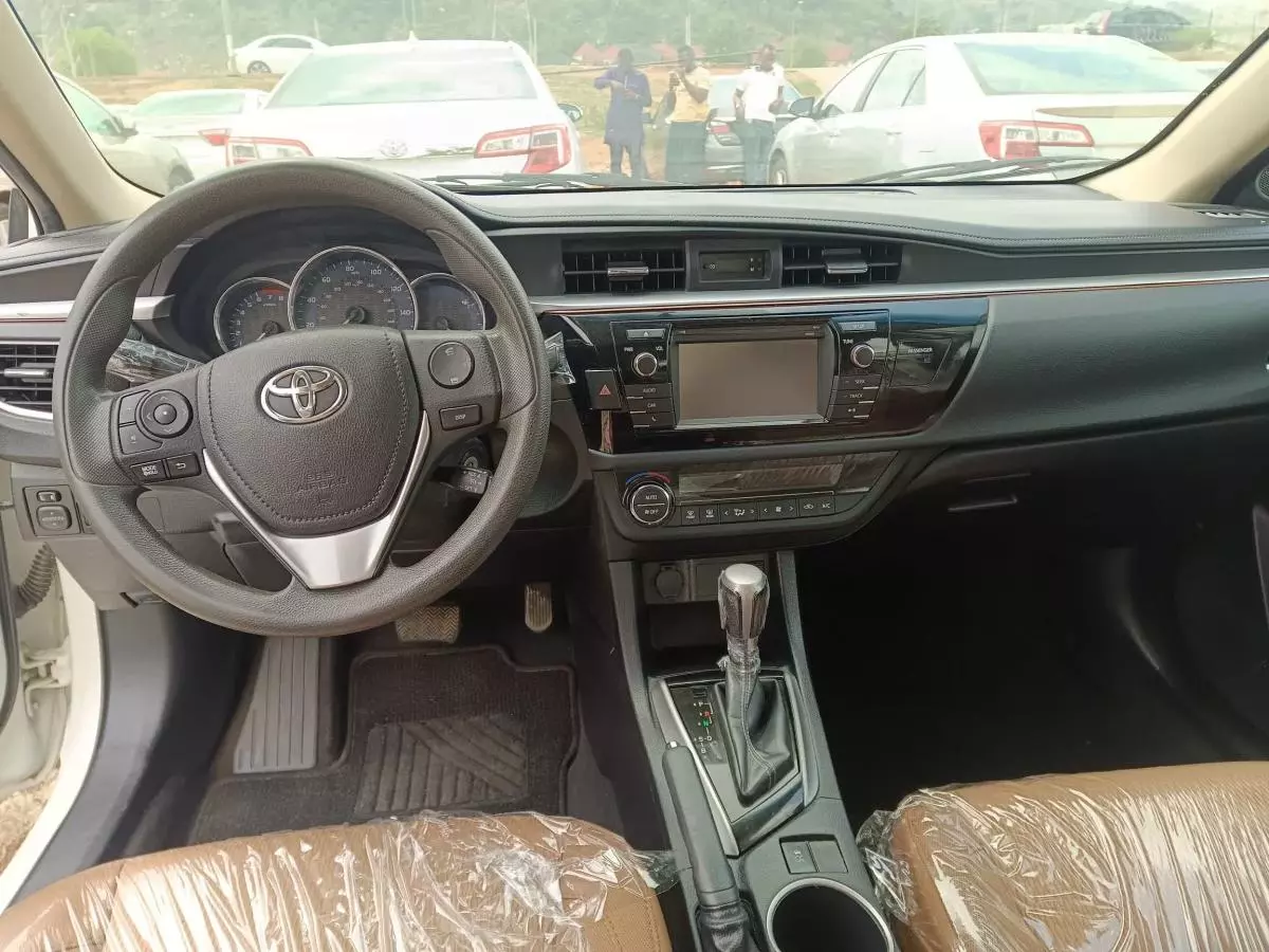 Toyota Corolla   - 2015