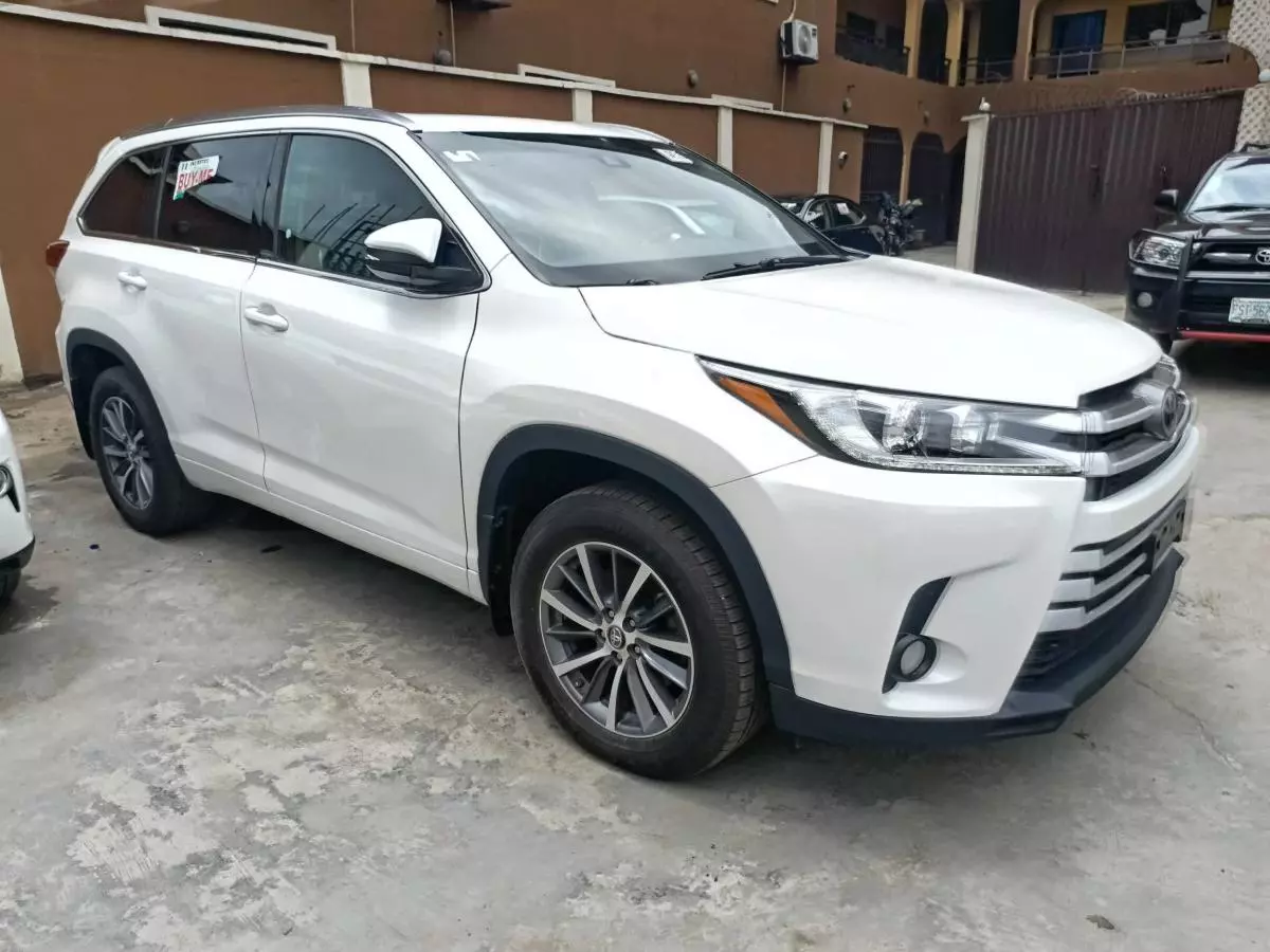 Toyota Highlander   - 2018