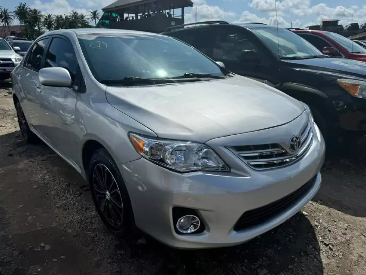 Toyota Corolla   - 2013