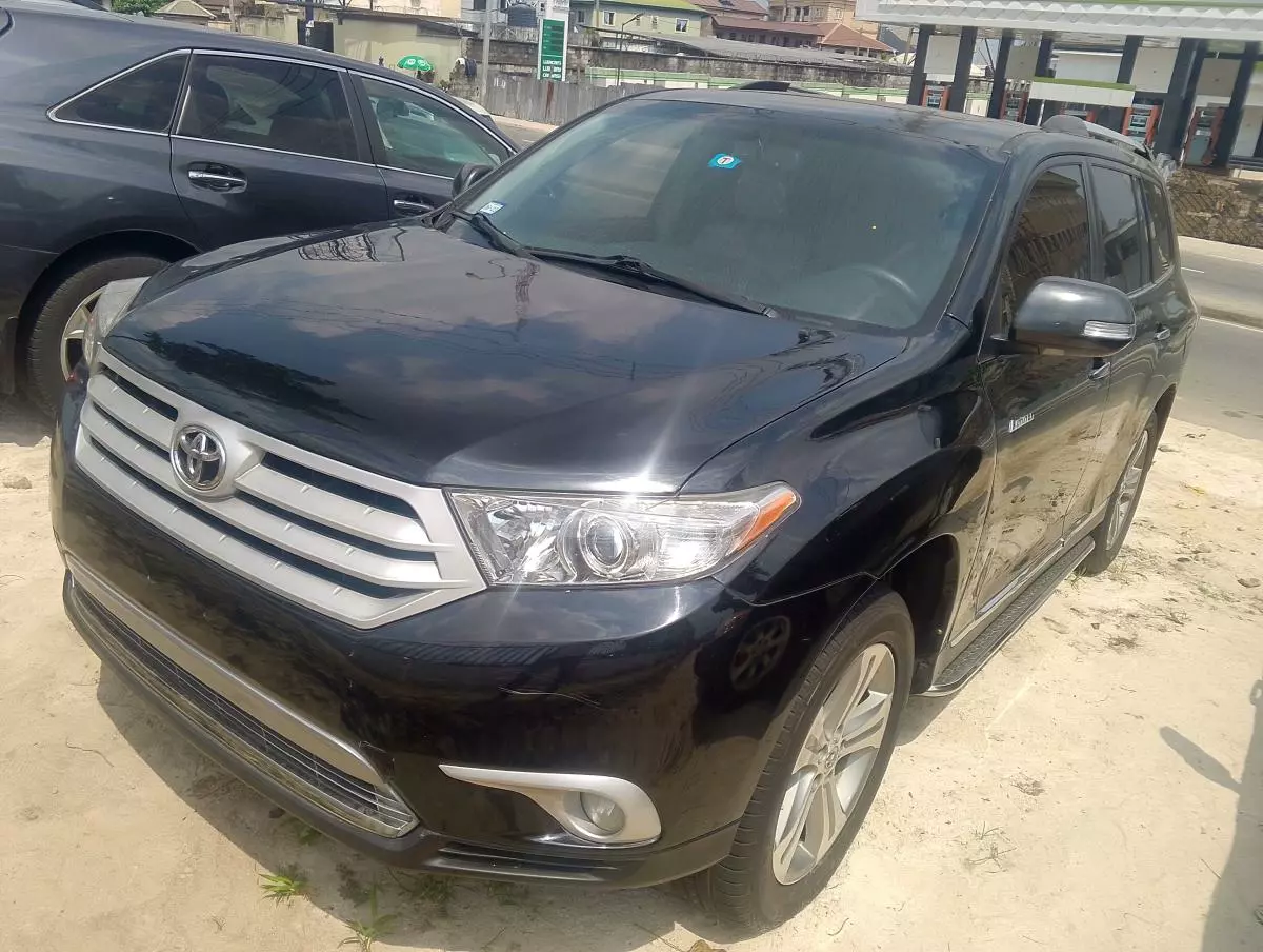 Toyota Highlander   - 2012